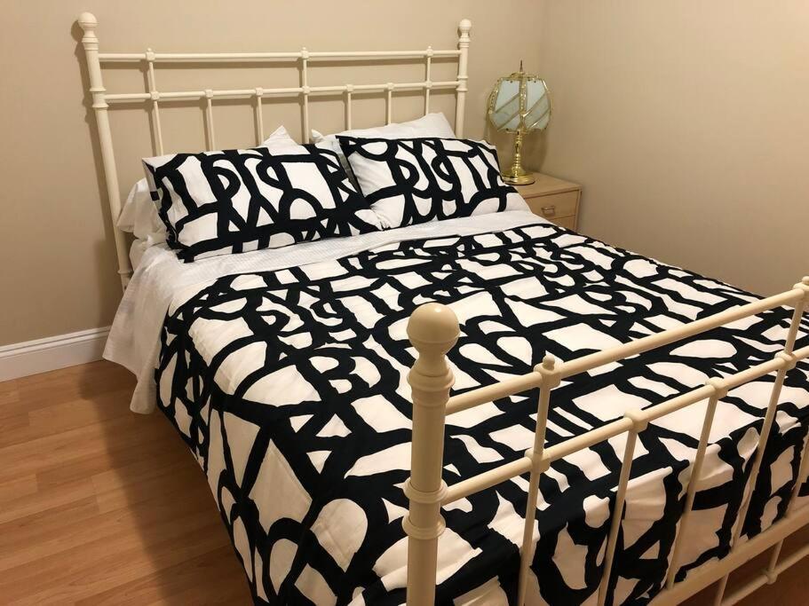 Modern Private Suite Close To Everything فانكوفر المظهر الخارجي الصورة